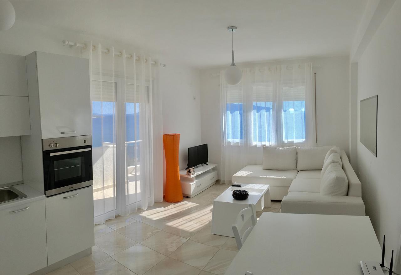 White Residence Apartament Sarande Exterior photo